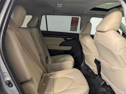 2025 Toyota Highlander XLE