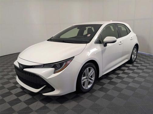 Super White 2022 Toyota Corolla SE