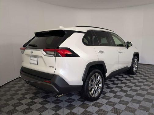 Blizzard Pearl 2021 Toyota RAV4 Limited