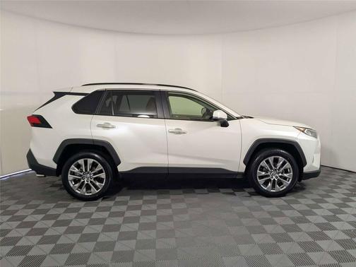 Blizzard Pearl 2021 Toyota RAV4 Limited