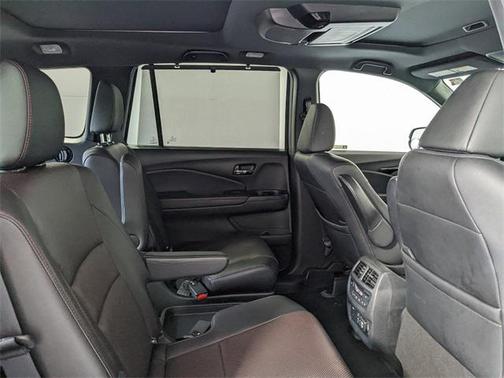 2022 Honda Pilot AWD Black Edition