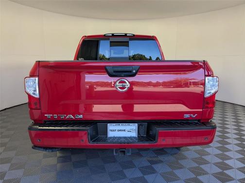 2021 Nissan Titan SV