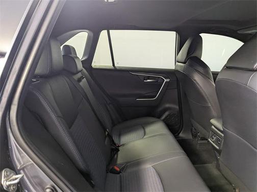 2020 Toyota RAV4 Hybrid SE