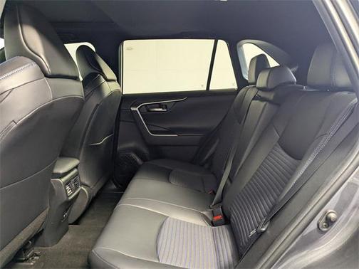 2020 Toyota RAV4 Hybrid SE