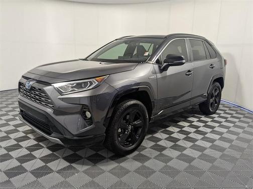 2020 Toyota RAV4 Hybrid SE
