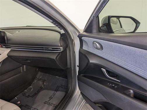 2021 Hyundai ELANTRA Limited