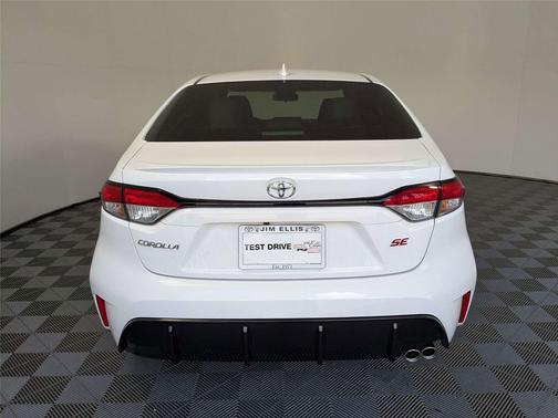 Ice Cap 2026 Toyota Corolla SE