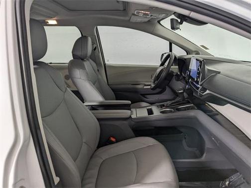 2024 Toyota Sienna Limited 7-Passenger