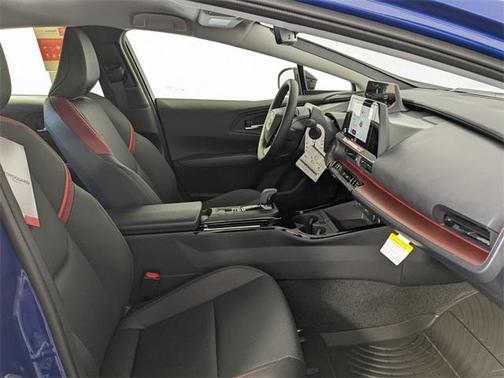 2025 Toyota Prius L