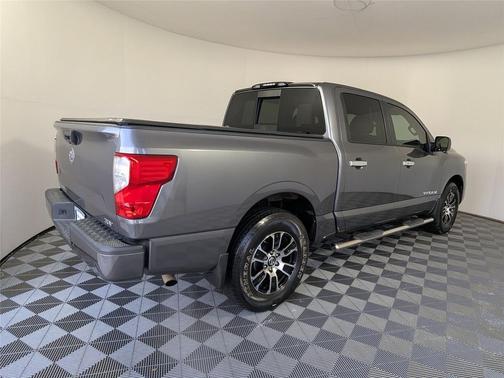 2021 Nissan Titan SV