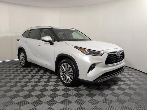 2023 Toyota Highlander Platinum