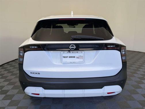 Fresh Powder 2025 Nissan Kicks SV