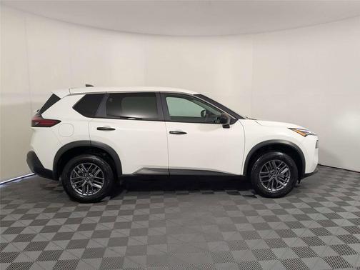 Glacier White 2023 Nissan Rogue S