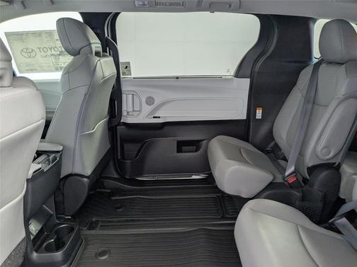 2025 Toyota Sienna XLE