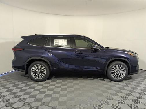 2026 Toyota Highlander Hybrid Platinum