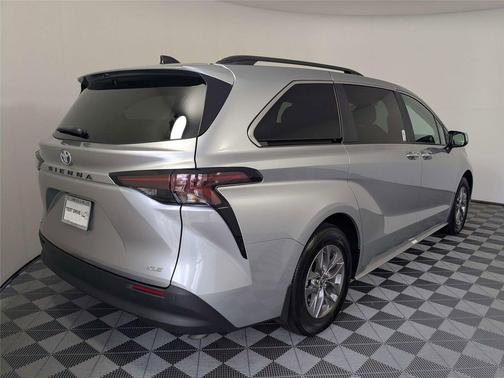 Celestial Silver Metallic 2025 Toyota Sienna XLE