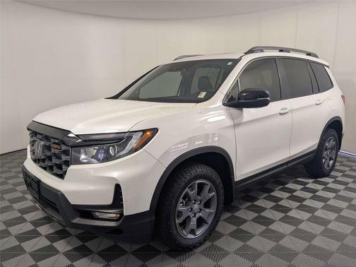 Platinum White Pearl 2024 Honda Passport AWD TrailSport