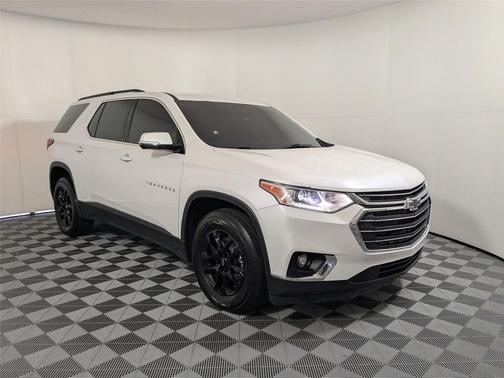 2020 Chevrolet Traverse LT Cloth