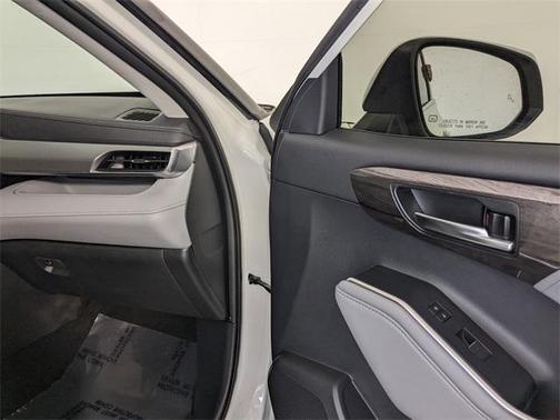 2020 Toyota Highlander Hybrid Platinum
