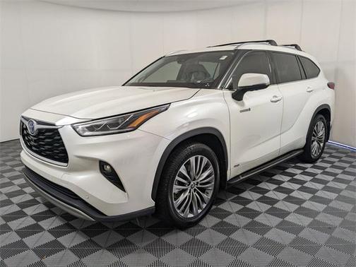 2020 Toyota Highlander Hybrid Platinum