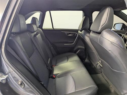2023 Toyota RAV4 Hybrid SE