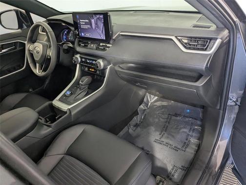 2023 Toyota RAV4 Hybrid SE