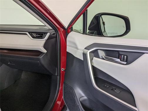 2025 Toyota RAV4 Hybrid Limited