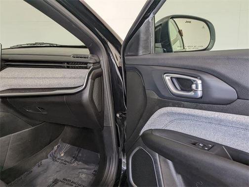 2023 Jeep Compass Sport