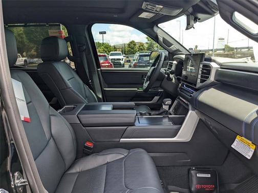 2025 Toyota Tundra Hybrid Platinum