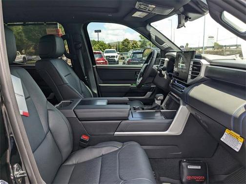 2025 Toyota Tundra Hybrid Platinum