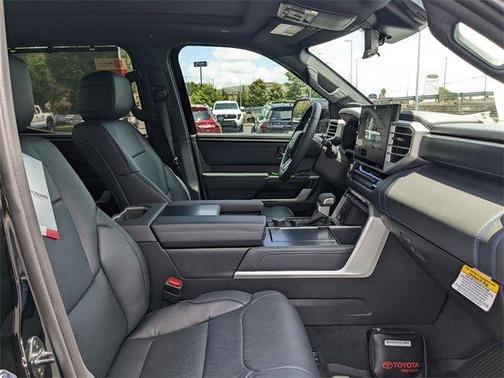 2025 Toyota Tundra Hybrid Platinum