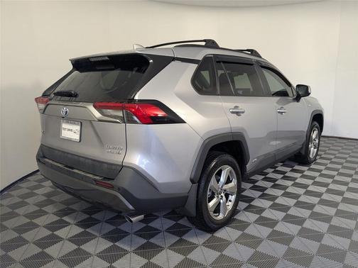 2021 Toyota RAV4 Hybrid SE