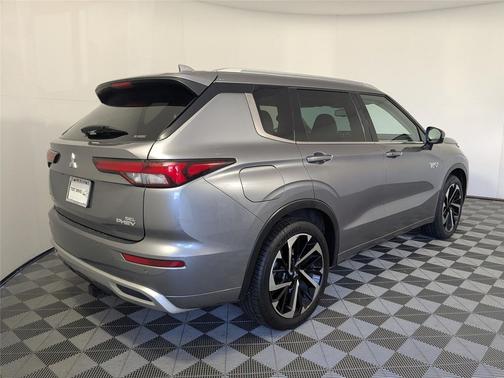 2023 Mitsubishi Outlander PHEV SEL