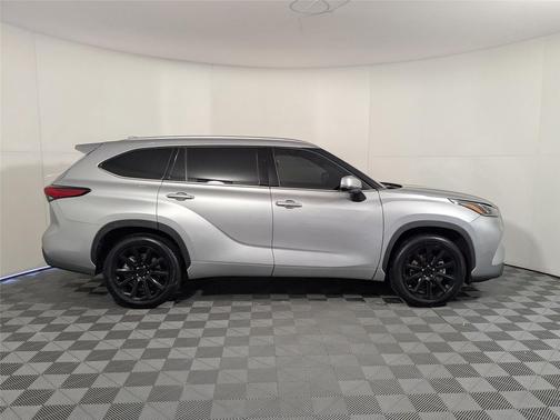 2023 Toyota Highlander Platinum