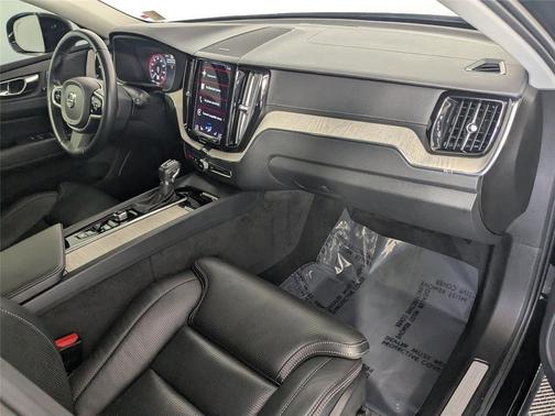 2021 Volvo XC60 T5 Inscription