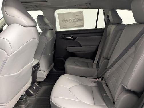2025 Toyota Highlander Hybrid XLE