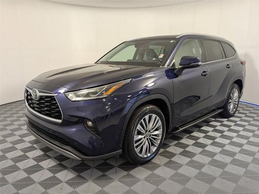 2022 Toyota Highlander Platinum