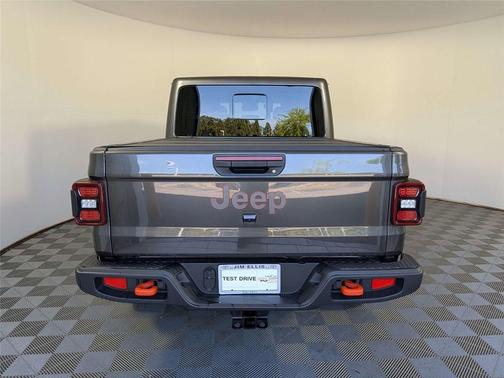 Granite Crystal Metallic Clearcoat 2025 Jeep Gladiator Mojave 4x4