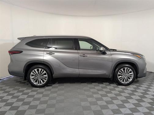 2025 Toyota Highlander Hybrid Platinum