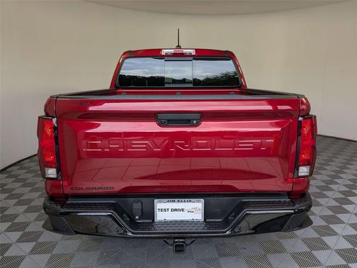 Radiant Red Tintcoat 2026 Chevrolet Colorado WT