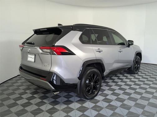 2025 Toyota RAV4 Hybrid SE