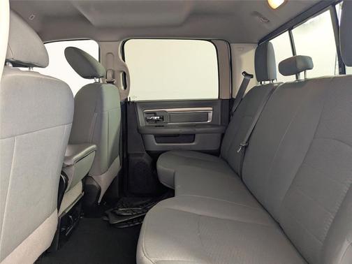 2018 RAM 2500 SLT Crew Cab 4x4 6'4' Box