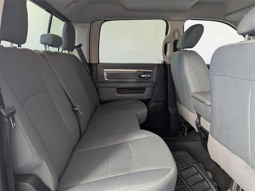 2018 RAM 2500 SLT Crew Cab 4x4 6'4' Box