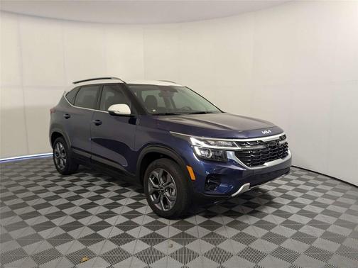 Dark Ocean Blue/White Roof 2024 Kia Seltos S