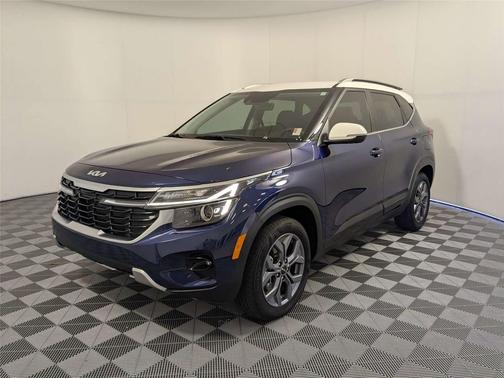 Dark Ocean Blue/White Roof 2024 Kia Seltos S