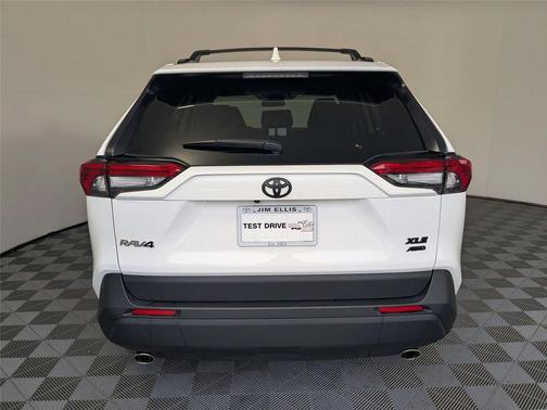 Ice Cap 2025 Toyota RAV4 XLE