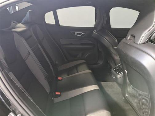 2021 Volvo S60 T5 R-Design