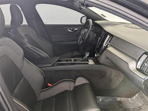 2021 Volvo S60 T5 R-Design