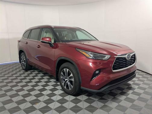 Ruby Flare Pearl 2023 Toyota Highlander XLE