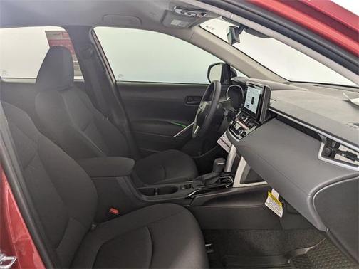 2025 Toyota Corolla Cross LE